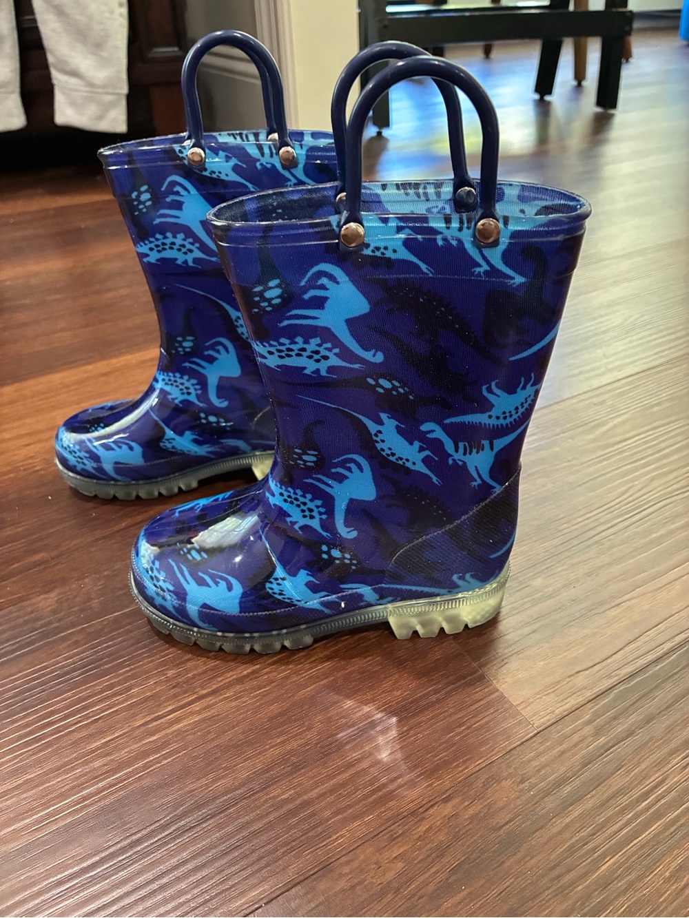 NEW LIGHT UP boys toddler size 9 dinosaur rain boots shoes galoshes blue handles